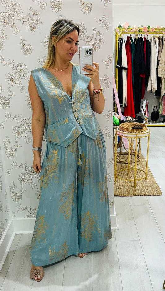 Claudia Vest