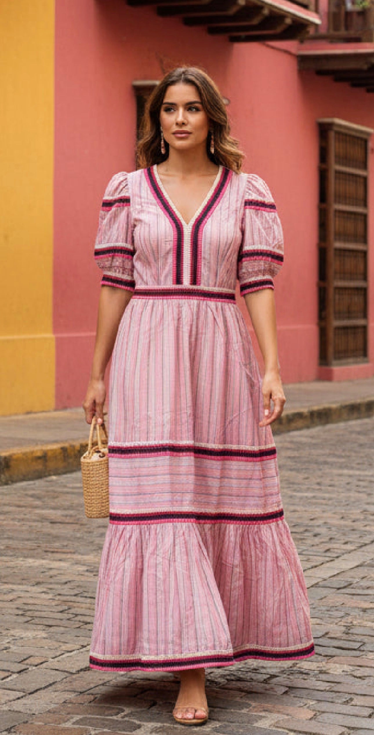Yanin Pink Bordado Dress